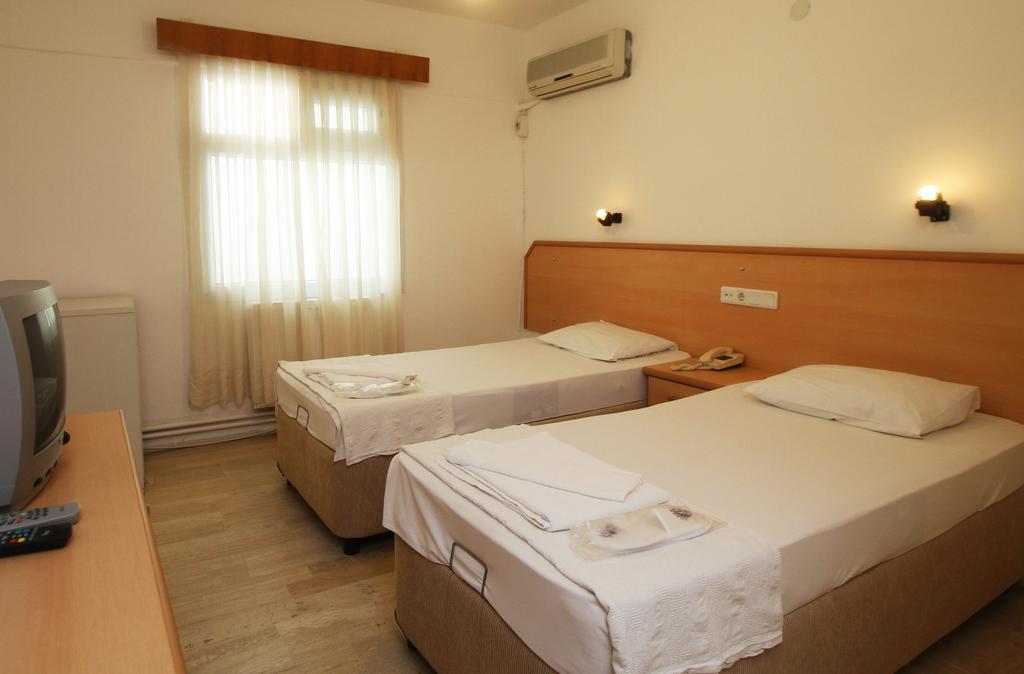 Goren Hotel Кешме Номер фото