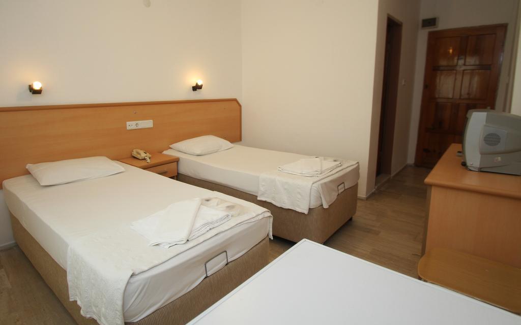 Goren Hotel Кешме Номер фото