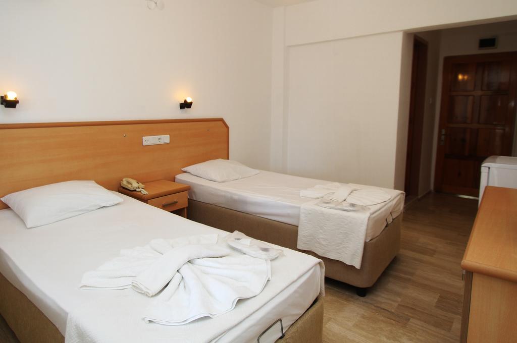 Goren Hotel Кешме Номер фото